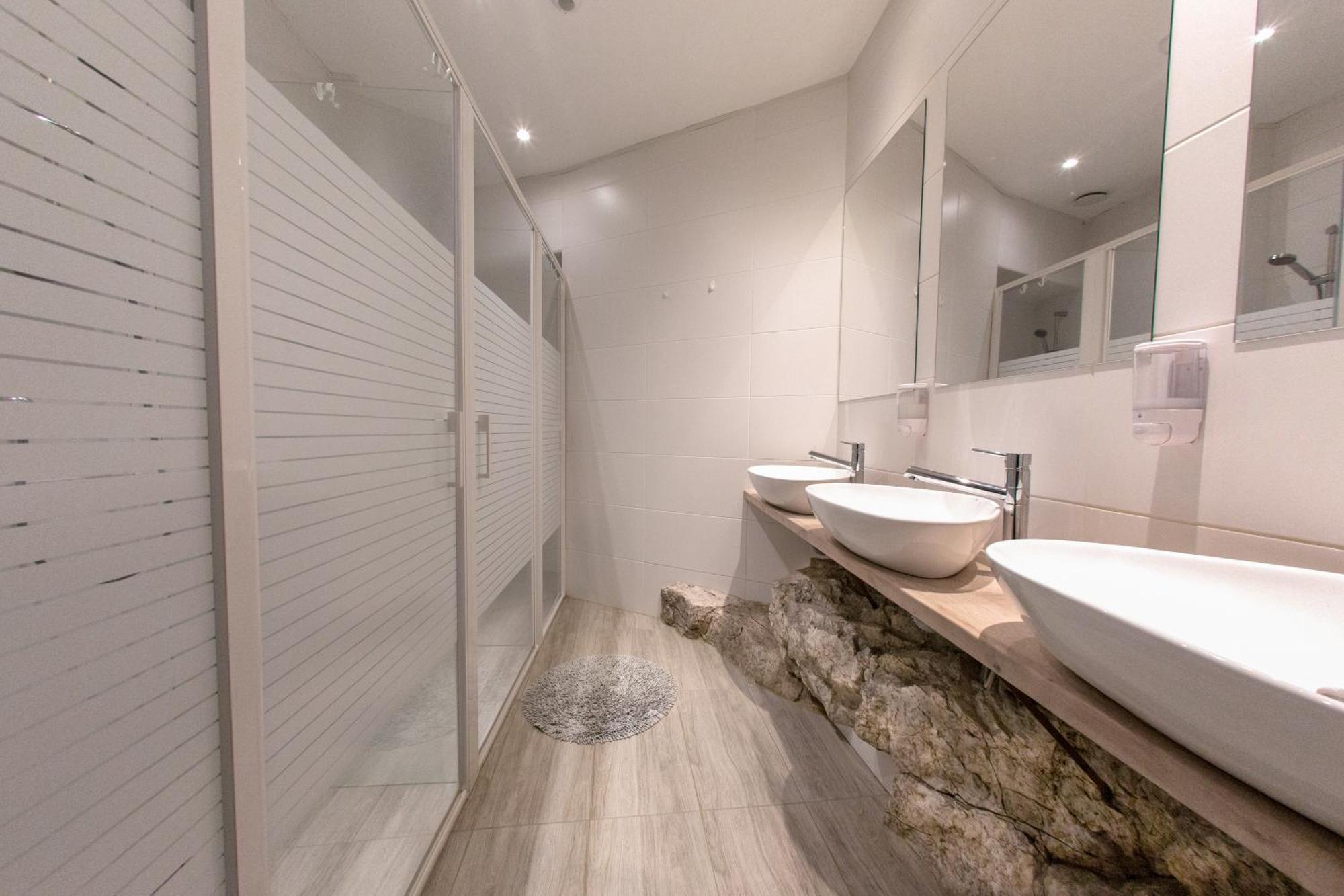 Premium Hostel كوباريد المظهر الخارجي الصورة